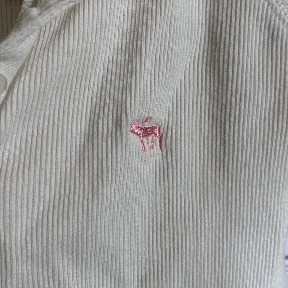 Camiseta Abercrombie & Fitch Mujer Y2K Acanalada Manga Larga Bebé Blanca Henley Con Capucha M Foto 3 de 4