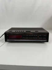 Soundesign 1980’s Vintage Alarm Clock Radio 3620WAL