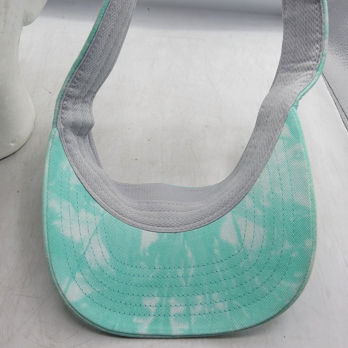 PGA Tour Turquoise Tie Dye Golf Visor Adjustable Outdoors  display picture 1