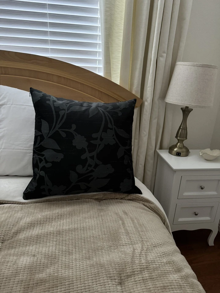 almohada pluma trow Foto 3 de 4