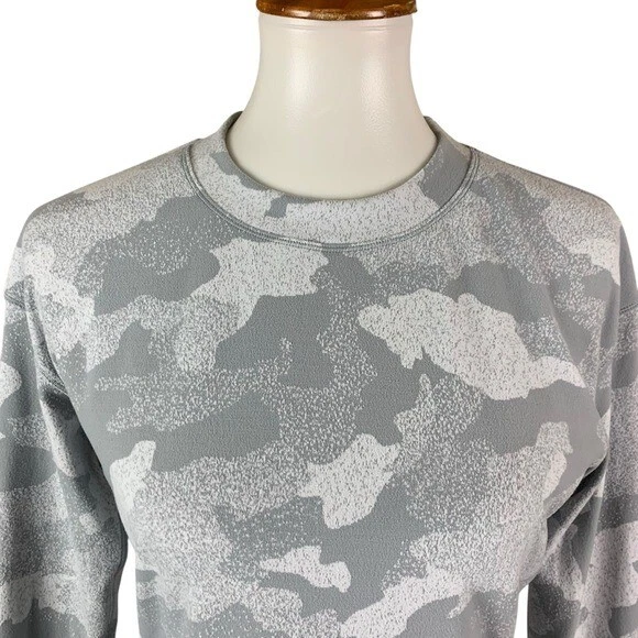 lululemon long sleeve crew neck camo print stretchy athletic shirt