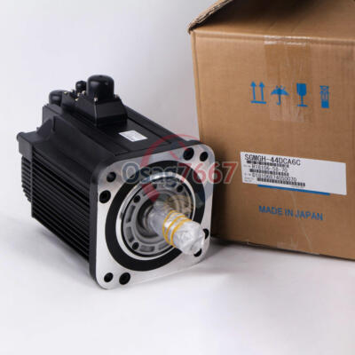 1PCS NEW Yaskawa SGMGH-44DCA6C Sigma-II AC Servo Motors-16.5A 400V 4400W 5.90HP