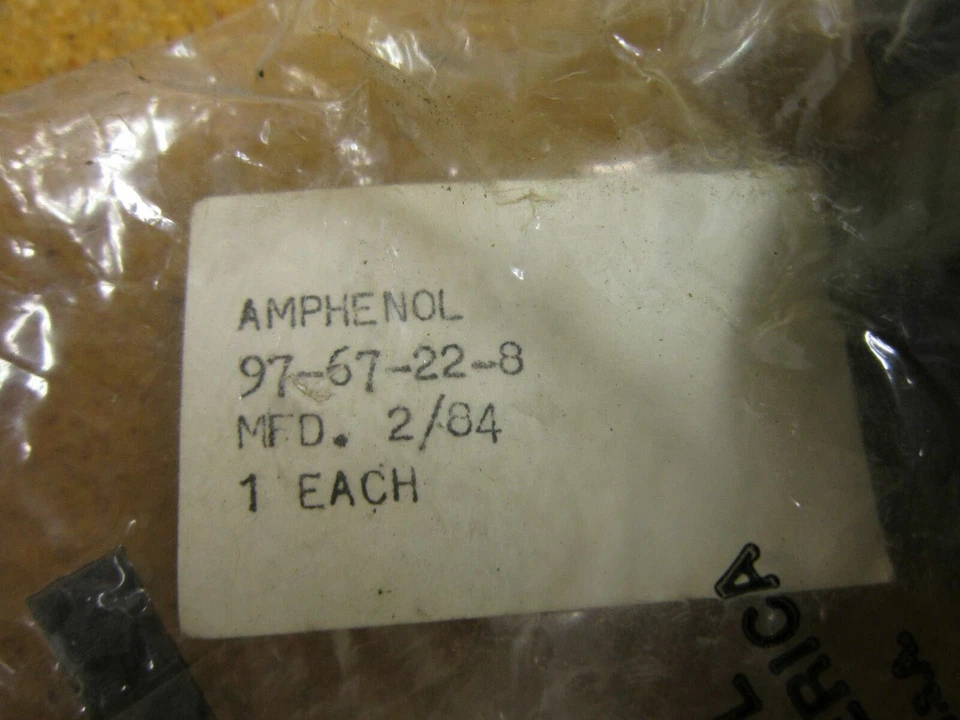 Amphenol 97-67-22-8 CABLE CLAMP SIZE 20/22 NEW - Image 2 of 2
