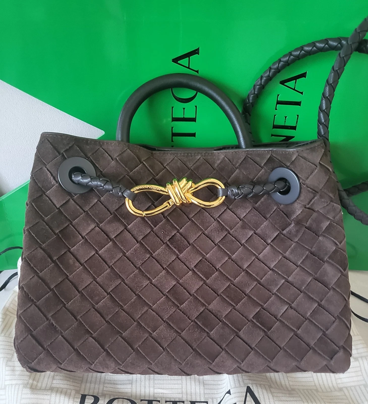 Bottega Veneta — Bottega Veneta Small Andiamo 2-Way Crossbody Tote Bag Brown SuedeLeather