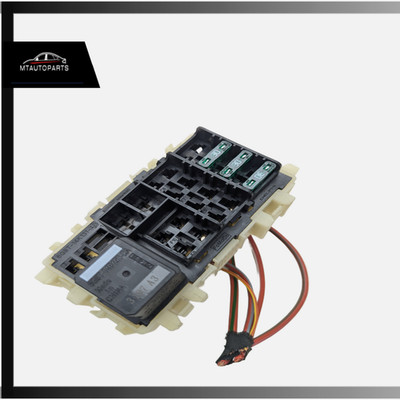 11-18 Volvo S60 Interior Small Fuse Relay