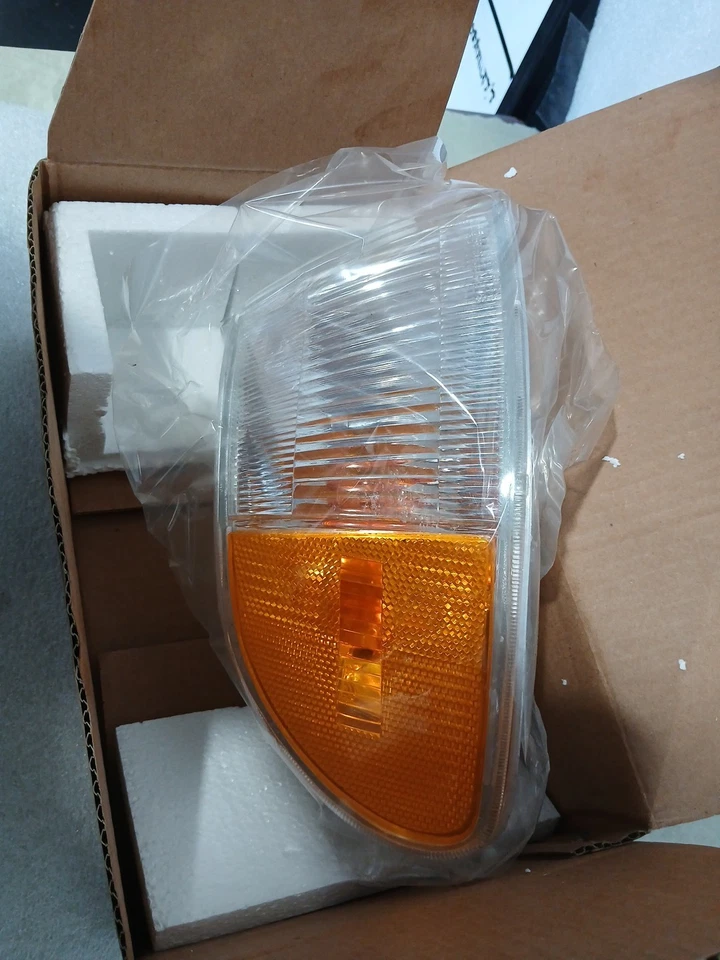Eagle Eyes Side Marker Light Lamp for 92-95 Honda Civic Sedan Passenger Right - Image 3 of 4