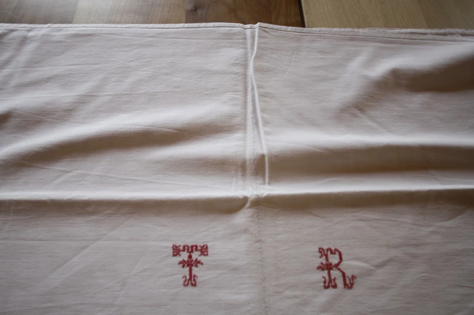 Drap N°61 ancien en lin monogramme rouge TR   224 X 240 Cm     - Photo 3/4