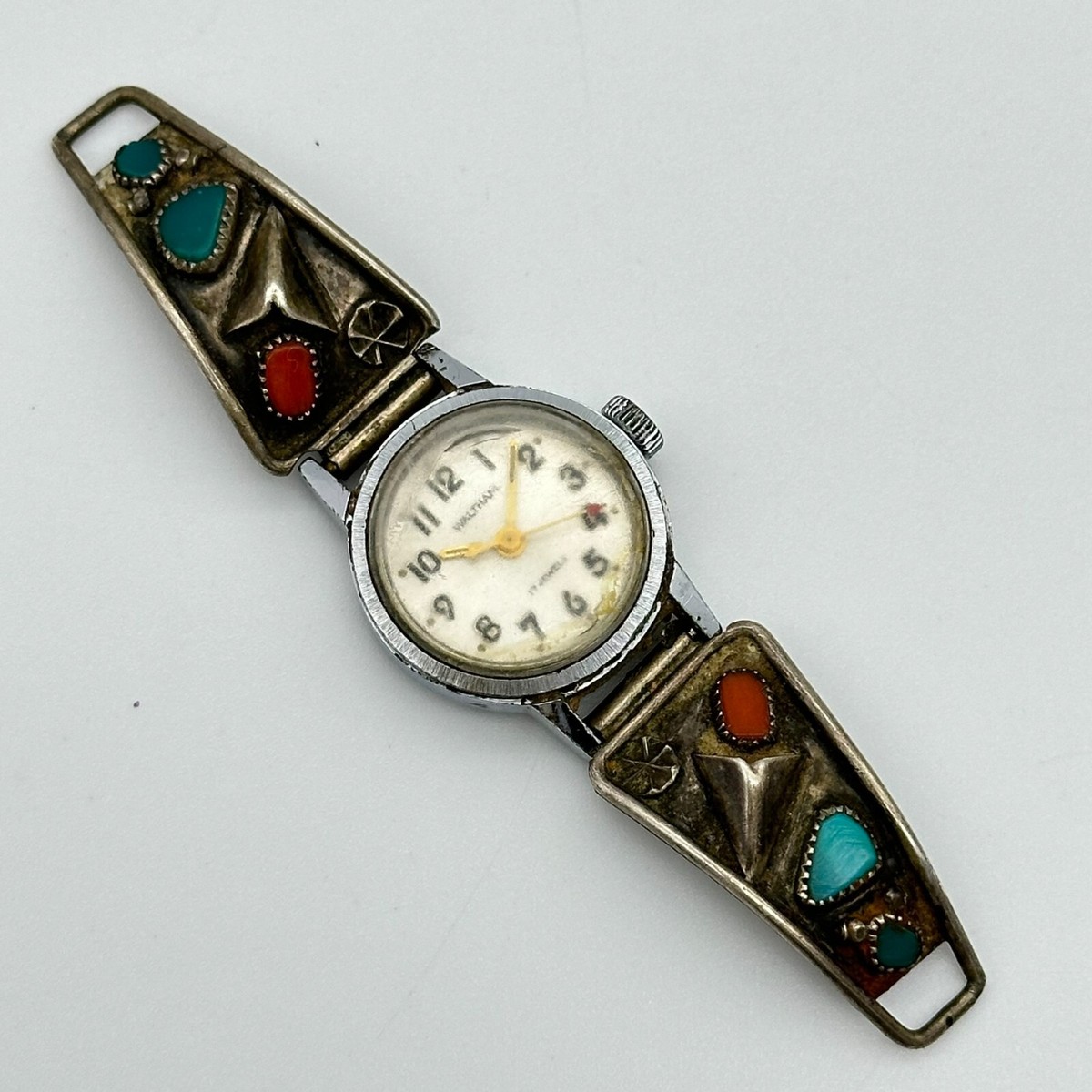 Grand Museum Vintage Native American Navajo Turquoise Sterling Silver Bracelet Grand Museum Vintage Native American Navajo Turquoise Sterling Silver Bracelet