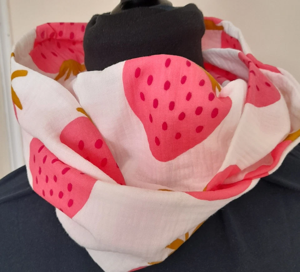 Loop - Schal ca. 25 x 130 oder Dreieckstuch ca. 130 x 130 cm Erdbeere weiß - Bild 2 von 2