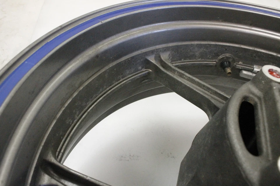 04-06 KAWASAKI Z750S OEM REAR BACK WHEEL RIM - Изображение 3 из 4