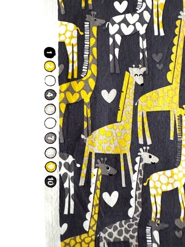 Giraffa Love Tessuto Giungla Grigio Giallo Animali Cuori Bambini Novità 1+Yd x 39"W - Foto 8 di 11