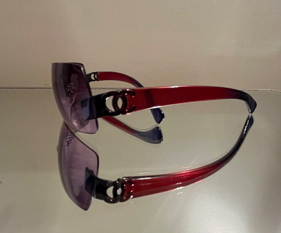 シャネル　ビンテージサングラス Vintage Chanel Rimless Sunglasses 4048 Red and Blue/Purple with