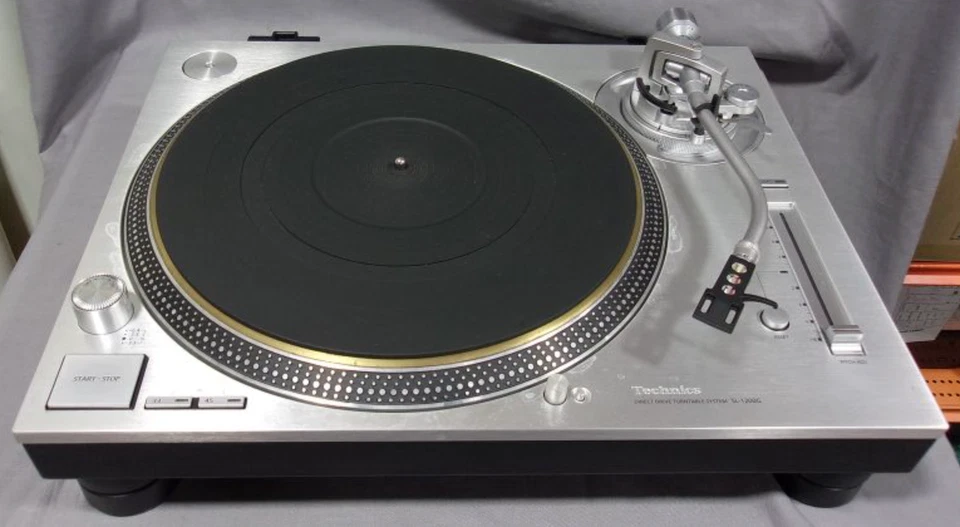 MADE IN JAPAN Technics SL-1200G-S Direct Drive Turntable Grand class Record - Image 2 of 4