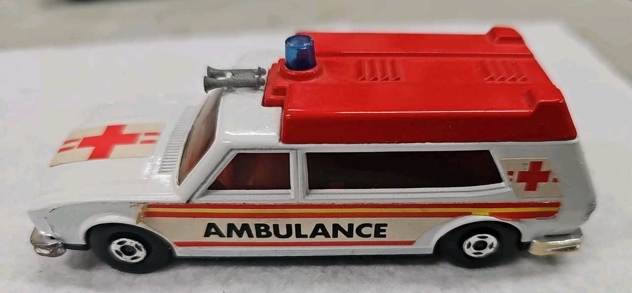 Matchbox Super Kings 1974 – Ambulance Peterbilt Sierra K-49 – Échelle 1/36 – Boîte D'Origine