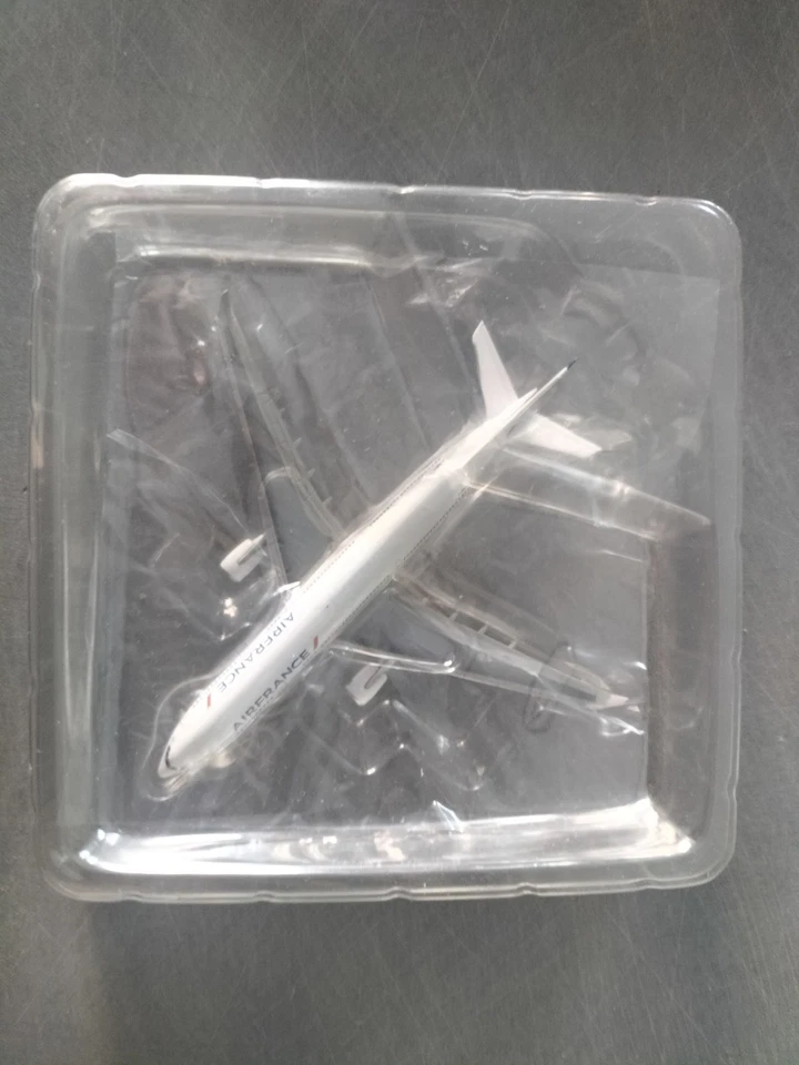 Airbus A 330-200 Herpa 1/500 - Photo 3/4