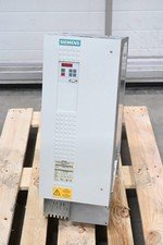 Siemens Simovert Wechselrichter 6SE7024-7TD21-Z ( 6SE7024-7TD21-Z ) E. A / Z=L33