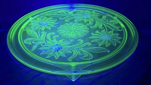 1930s Uranium Depression Glass Cake Plate – Daisy Pattern– UV Vaseline Glass