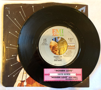45 RPM David Bowie Modern Love/Live Version Emi America Ex.Vinyl