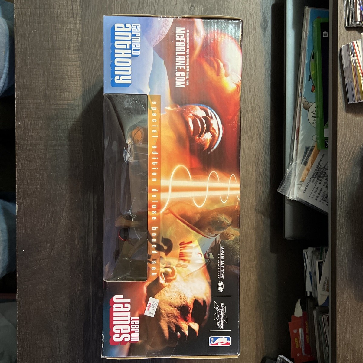 Carmelo Anthony & LeBron Jamesフィギアセット Amazon.com: Lebron James Vs Carmelo Anthony - Deluxe 2-pack