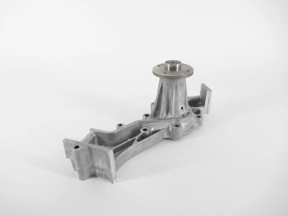 Conjunto de bomba de agua genuino OEM Nissan Infiniti 21010-4S10A 3,3 L V6 Foto 4 de 4