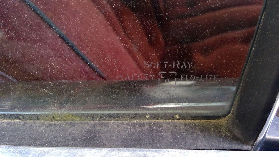 Vidrio de ventilación de puerta trasera GM para Deville Park Ave Ninety Eight lado derecho del pasajero Foto 2 de 2