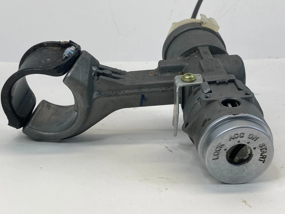2005-2010 Kia Sportage 2.7L V6 A/T 4WD Ignition Switch Lock Cylinder W/ Key OEM - Image 4 of 4