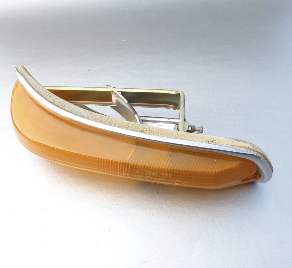 BMW 2002 Ti Tii Right Front Signal Light 1968 - 1974 Passenger USA Spec Model  - Изображение 3 из 4