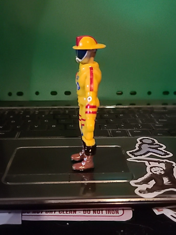 Figura de bombero amarillo Lanard 1999 The Corps Emergency Rescue 3,75" de colección Foto 2 de 4