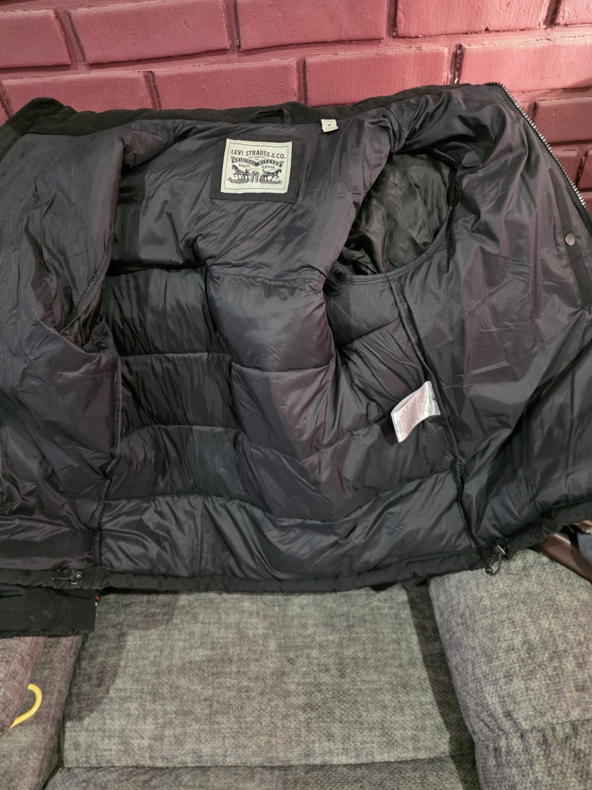 Levi's men Bubble Puffer Size Medium Excellent Co… - image 4