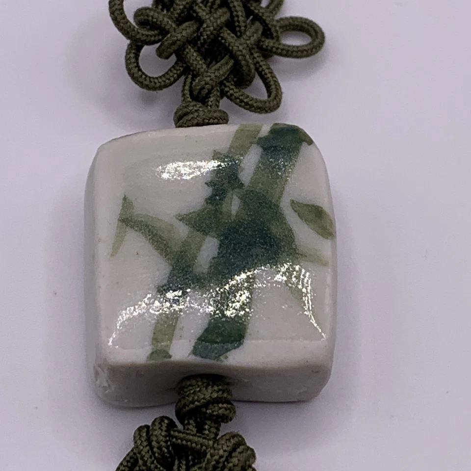 "Collar colgante de porcelana blanca pintada de verde con borlas de nudo chino 27""" Foto 3 de 4