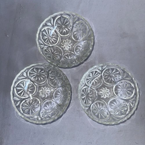 MCM Medallion Clear Glass Fruit Round Bowl Anchor Hocking Star Cameo Set of  3.