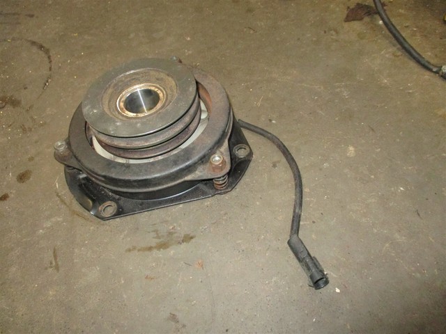 John Deere 420 430 L&g Tractor Front Electric PTO Clutch ( 2 Wire