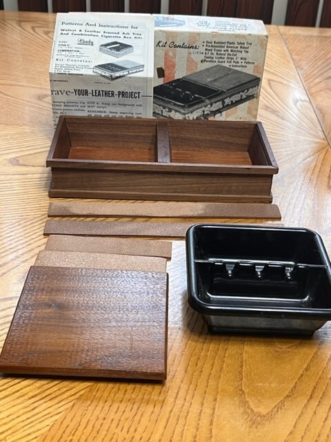 TANDY LEATHER WALNUT SAFETY SMOKER DOUBLE UNIT ASHTRAY CARVING KIT ORIGINAL BOX