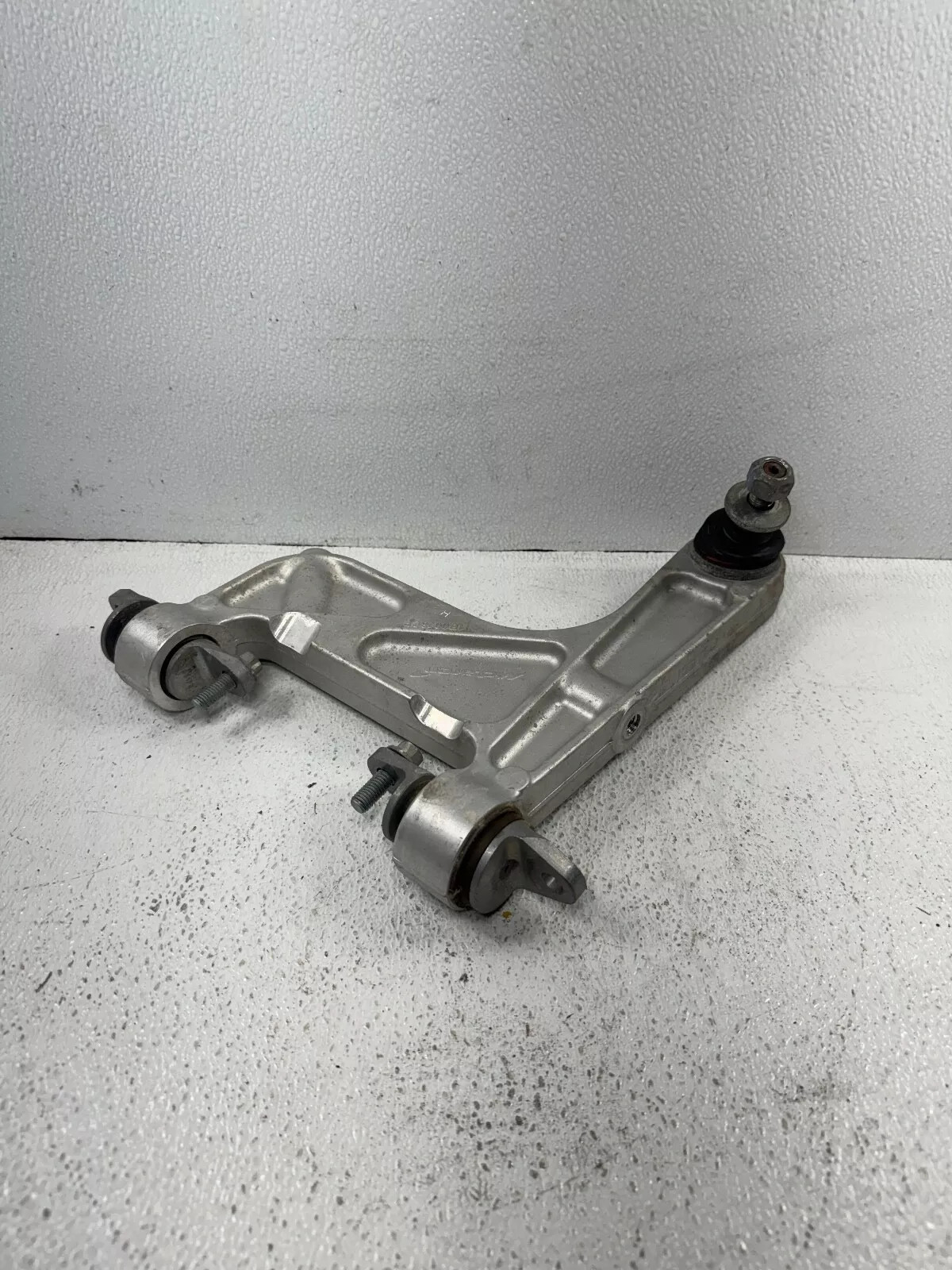 2016-2021 MCLAREN 570S RIGHT REAR OEM UPPER CONTROL ARM 13B0782CP 13B0782CP OEM