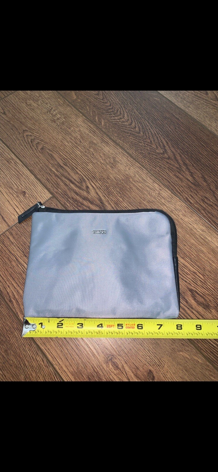 SAOLA Delta Airlines: kit toilette TUMI prima classe e borsa con cerniera: solo calze e borsa