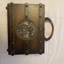 1968 royal London wood box purse viribus unities