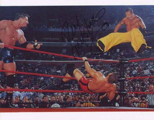 Rey Mysterio - Wrestler - Signed Photo - COA (17990) - Picture 1 of 1