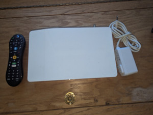TiVo BOLT 500 GB DVR  for Antenna/cable ... includes power cord and remote