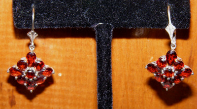 STERLING ROTER TURMALIN OHRRINGE TIEFROTE BLUME CLUSTER HEBELRÜCKEN BAUMELT