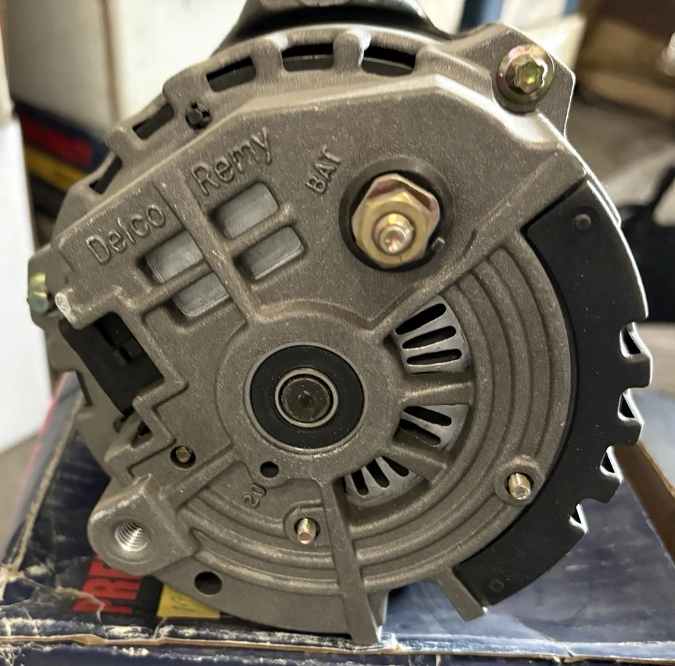 ALTERNADOR REMANUFACTURADO CON POLEA 7122 SE ADAPTA A *VER TABLA* AMC, CADILLAC, CHEVY Foto 3 de 3