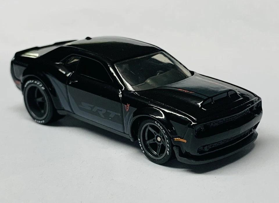 Dodge Challenger SRT Demon 2018 negro Hot Wheels 1/64 con ruedas personalizadas Foto 4 de 4