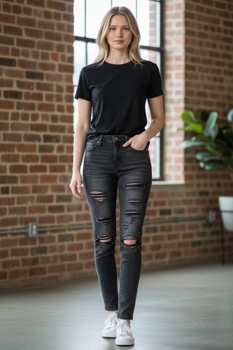 Aeropostale Women’s Black Distressed Mom Jeans – High Rise Ripped Denim 000R - Picture 2 of 5