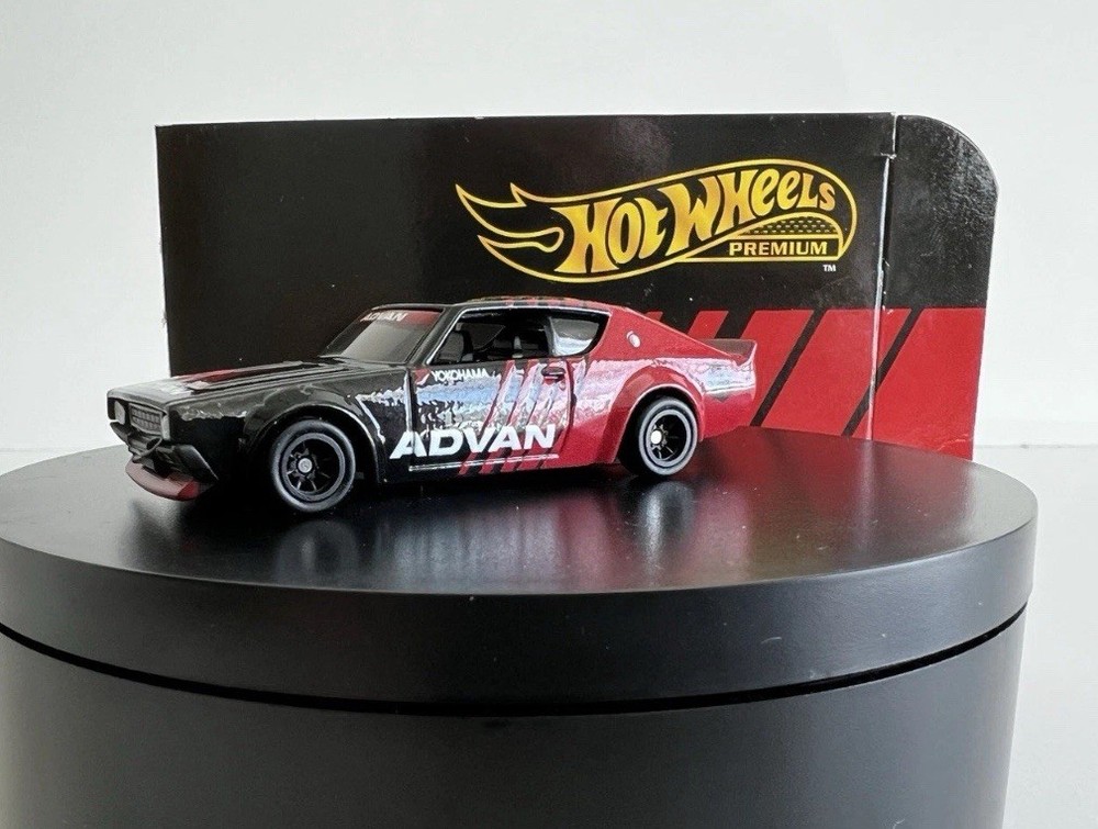 2025 Hot Wheels Advan Diorama Nissan 2000GT-R LBWK Loose Car