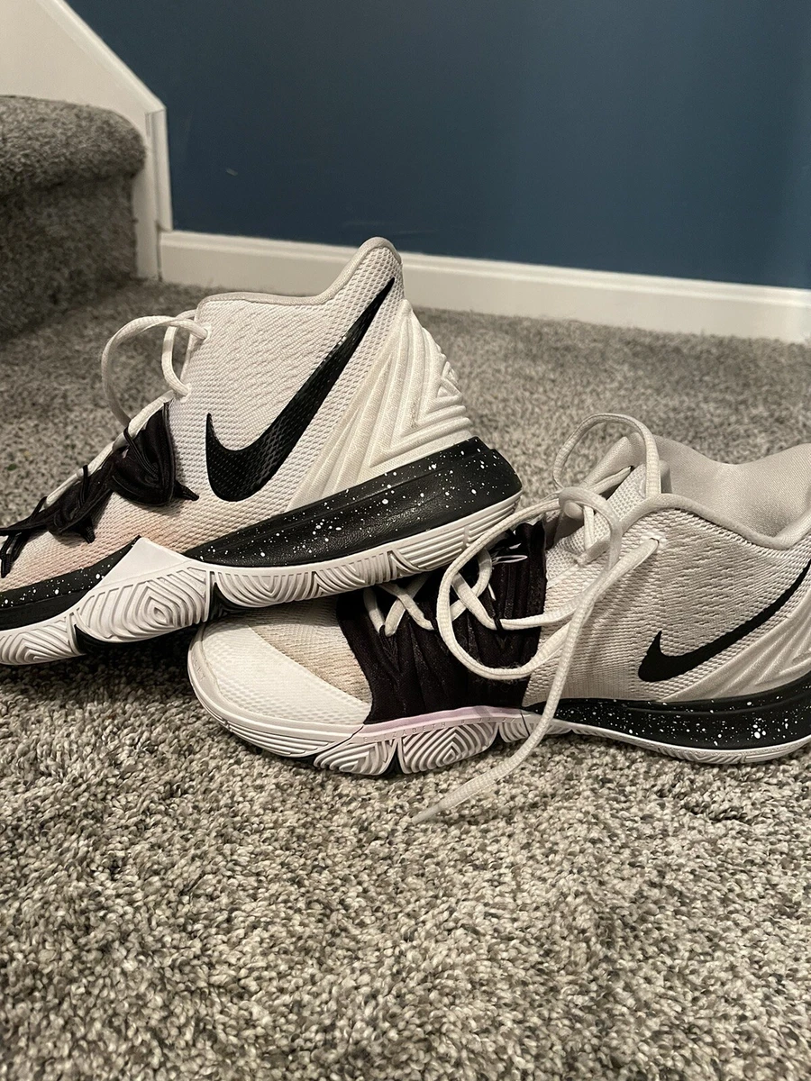 Nike kyrie 5 black white cheap