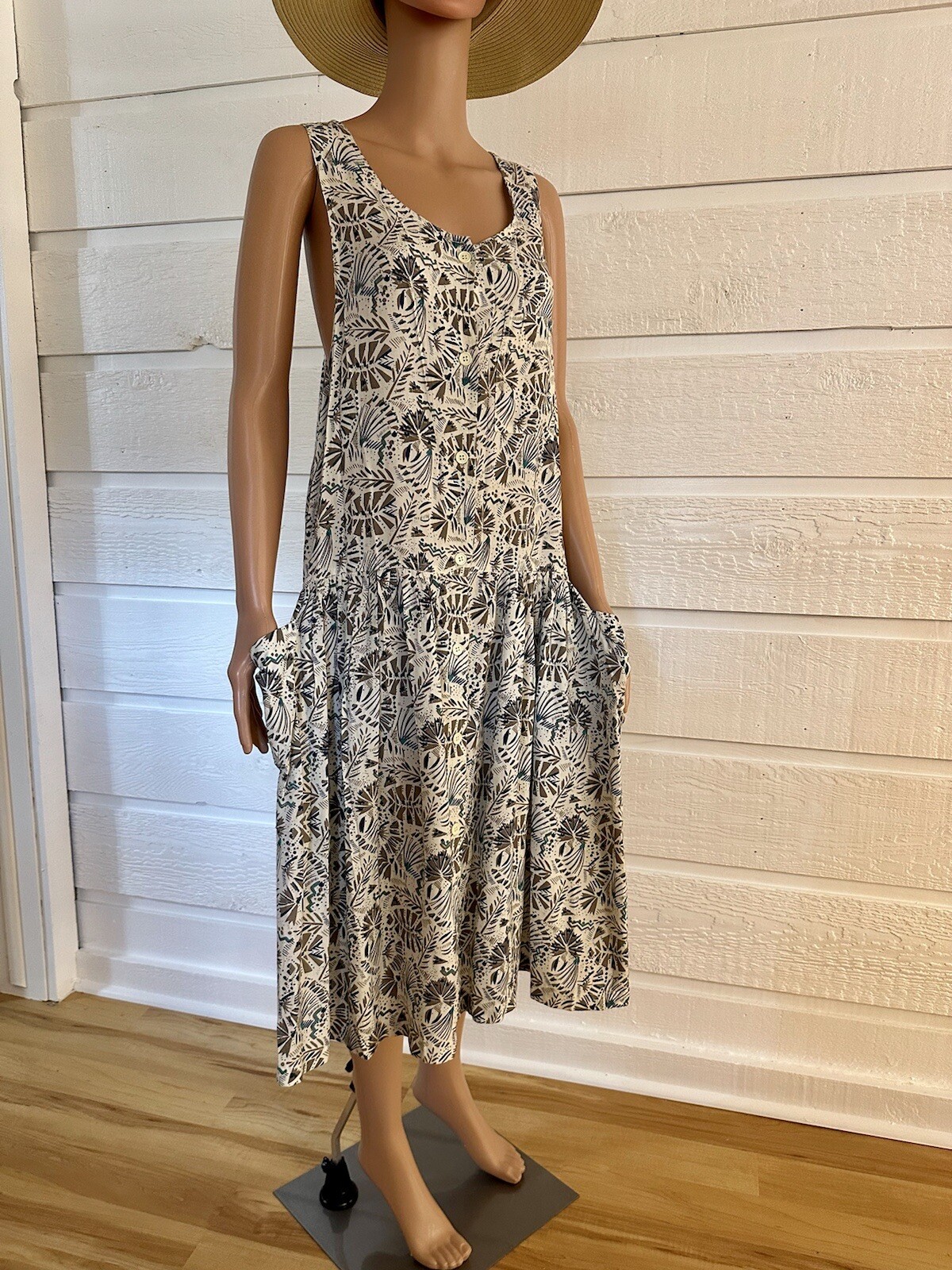 Regard Breezy Boho Sundress with Abstract B&W Tropical Print and Pockets Size S EUC-image
