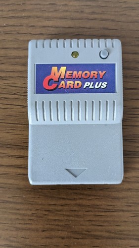 Carte Mémoire (Memory Card Plus) Pour PlayStation 1 (PS1), Couleur Grise - Compatible Avec Toutes Les PS1, état Comme Neuf