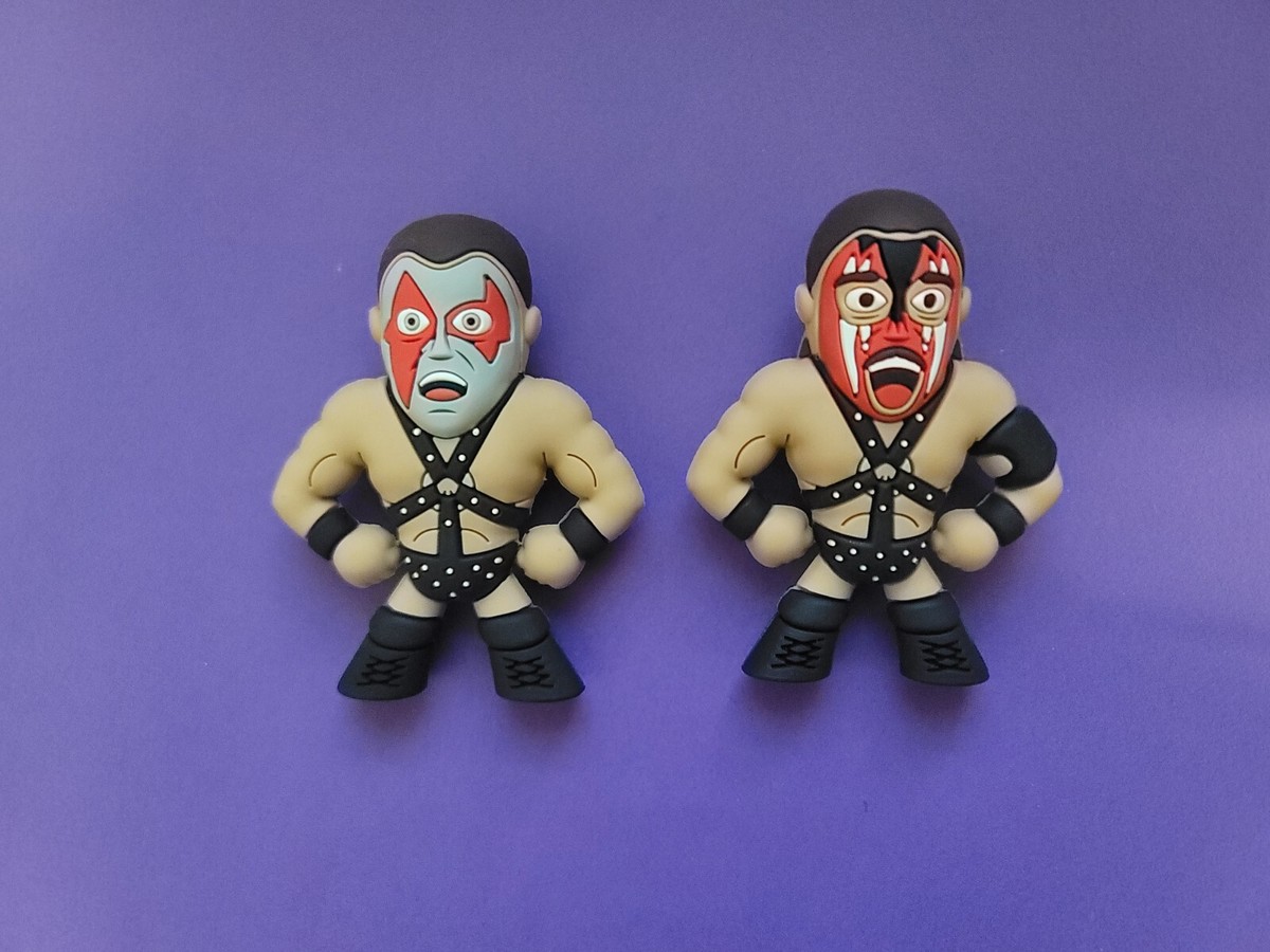 開封品！WWE（WWF）デモリッション　スマッシュ&アックス 2体セット！ Demolition Ax & Smash WWE/WWF Jakks Classic Signed Triple