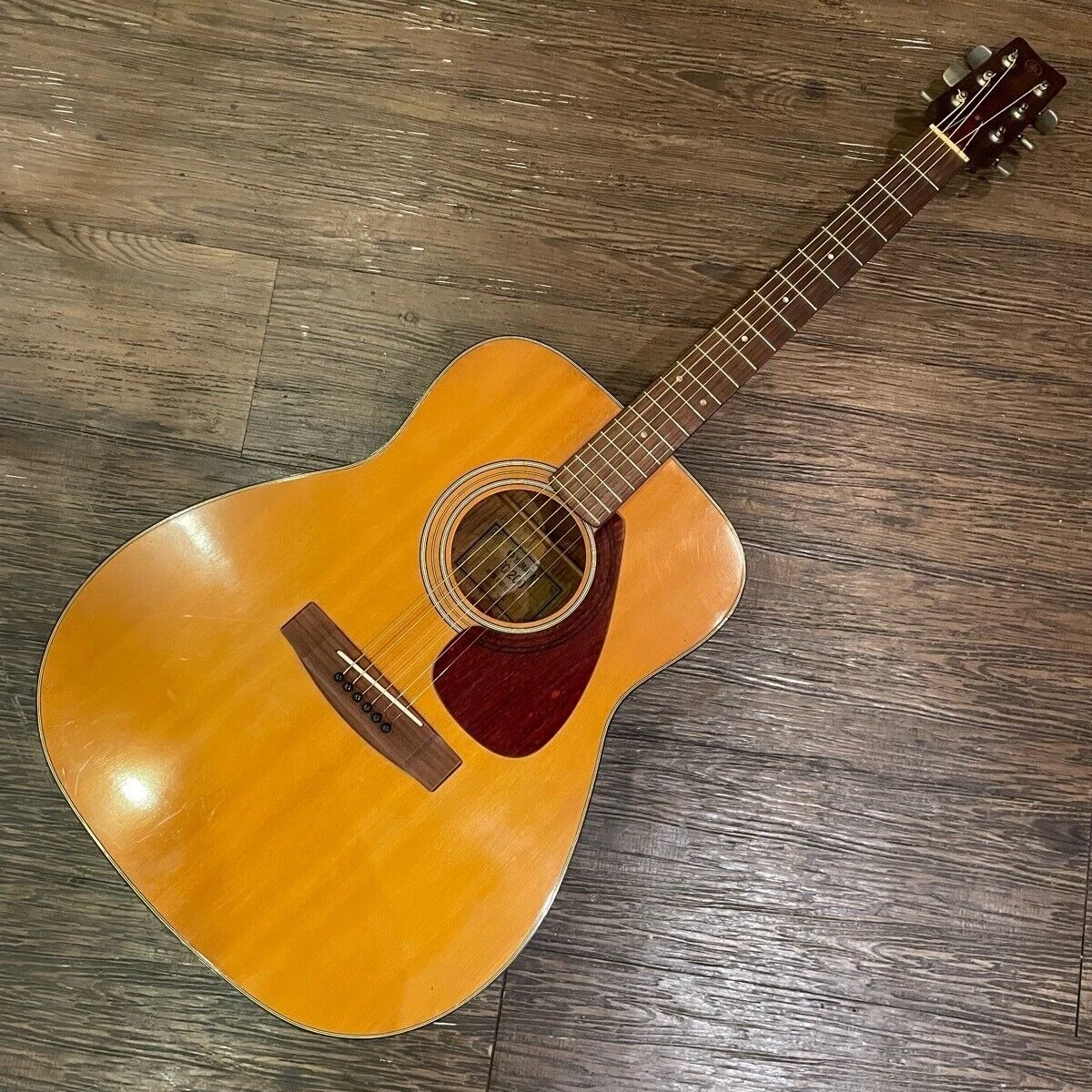 Yamaha fg 200 guitar deals