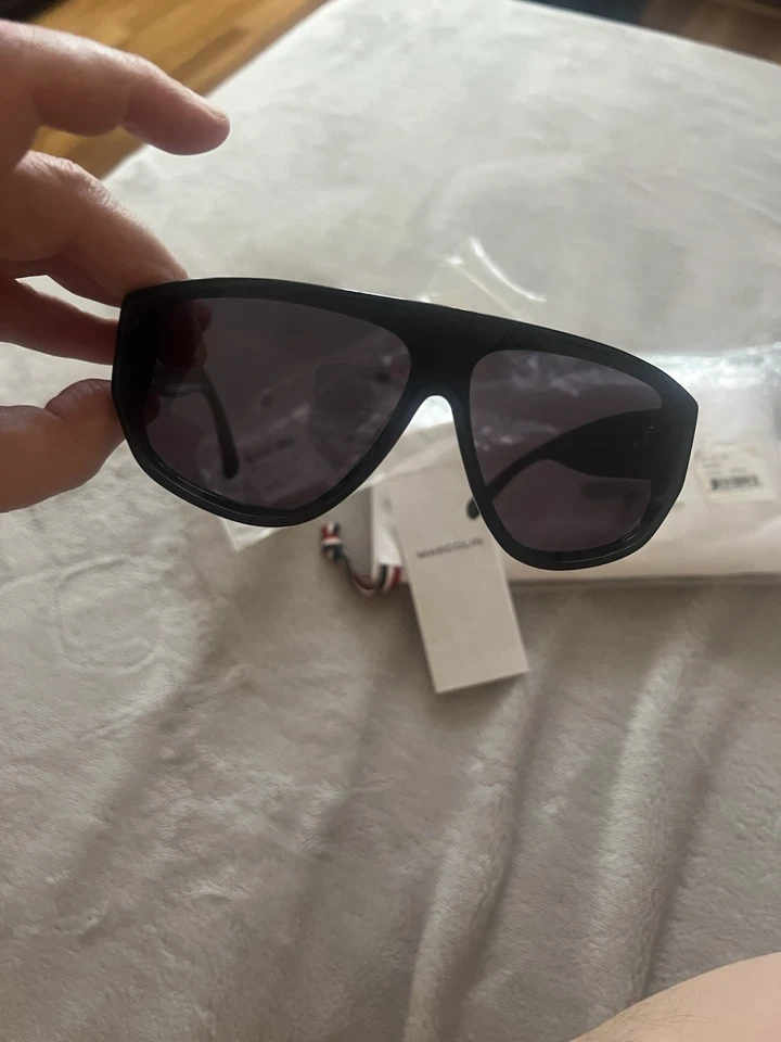 Moncler Gafas de sol ML0260 01A Marco de plástico blanco y negro con lentes negras Nuevo Foto 2 de 4