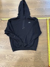 Alo hoodie. Tiny chest logo. Big pocket. One sleeve that had a moment